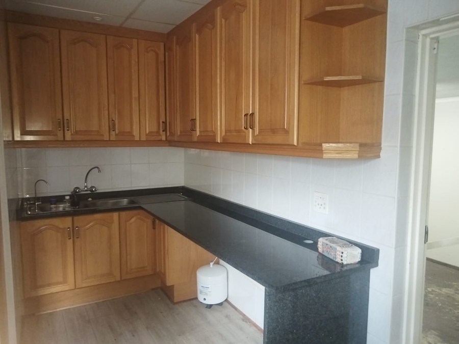 To Let 3 Bedroom Property for Rent in Hillsboro Free State